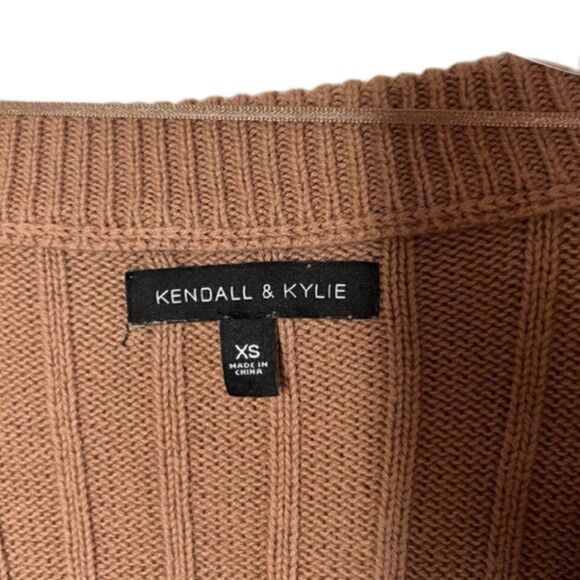 Kendall & Kylie ribbed crop v neck sweater - Picture 7 of 7